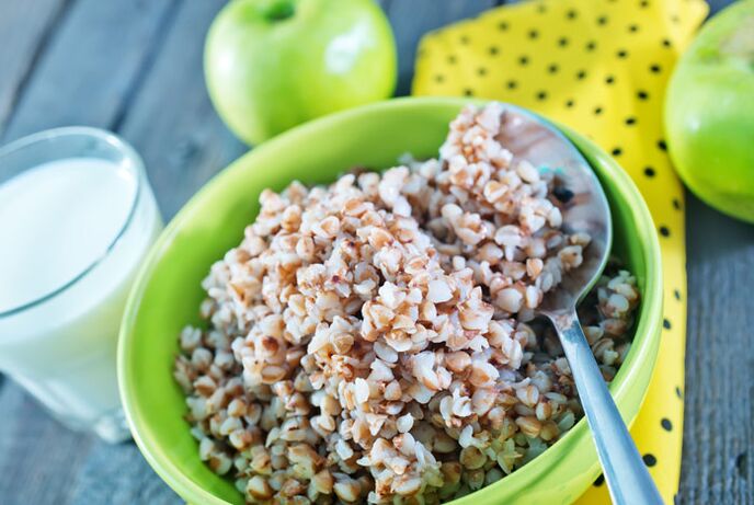 Buckwheat with kefir and apple